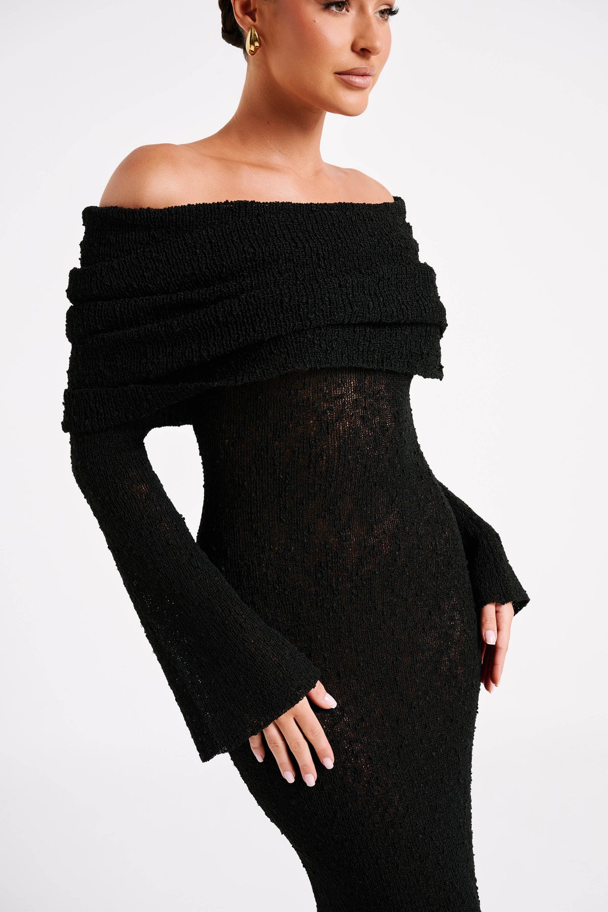 Mia – Off-Shoulder Knit Maxi Set