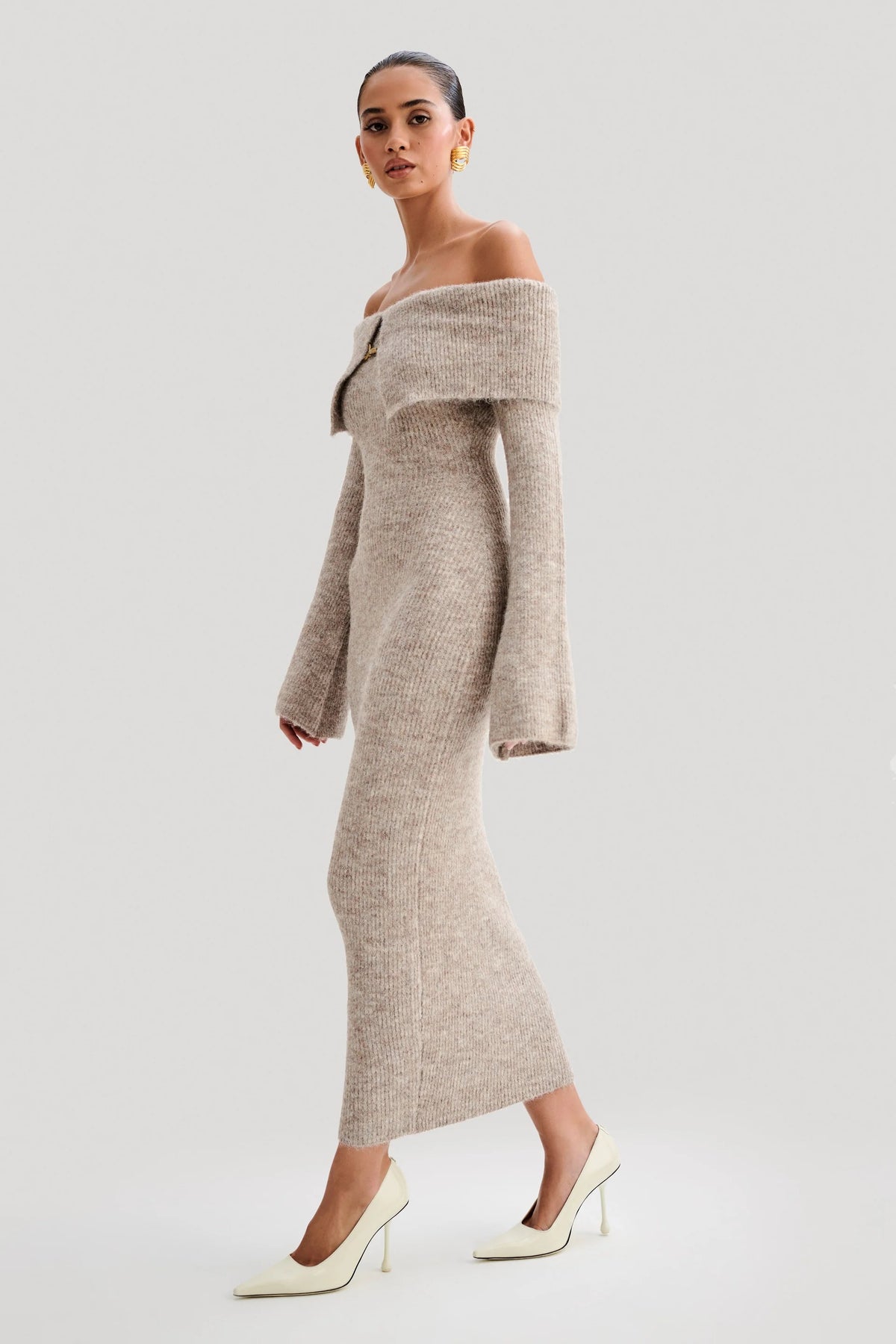 Sam – Off-Shoulder Knit Maxi Dress