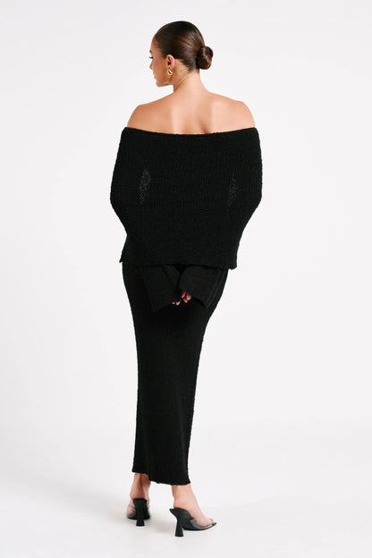 Mia – Off-Shoulder Knit Maxi Set